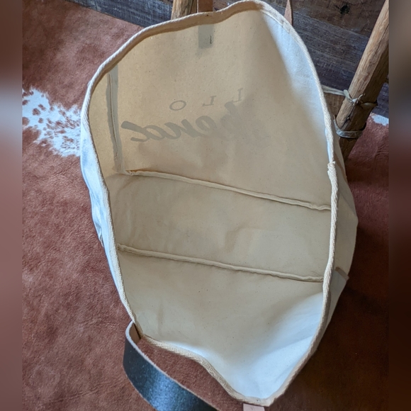 New " Hello Weekend" Canvas Travel Weekender Bag - Picture 6 of 12